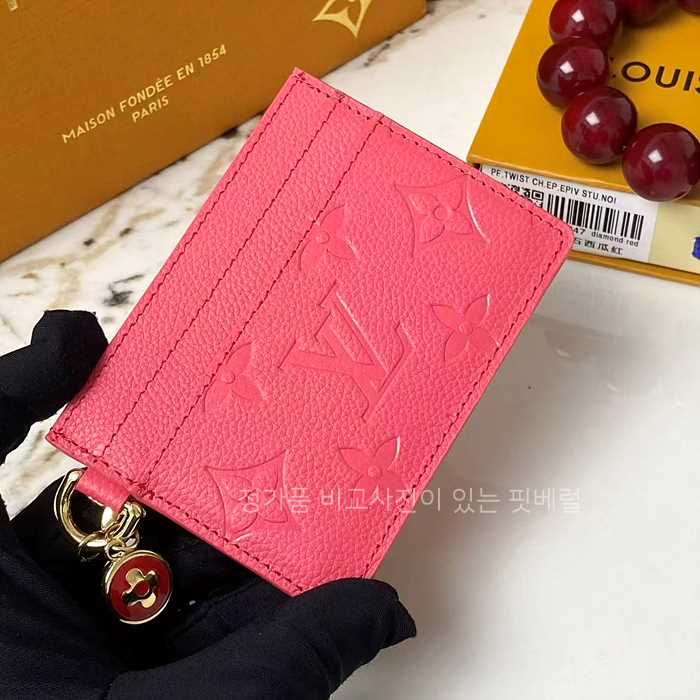 fab87e9cd4fea4ac2d2e45a5bce3b6f7_1750330750_4531.jpg