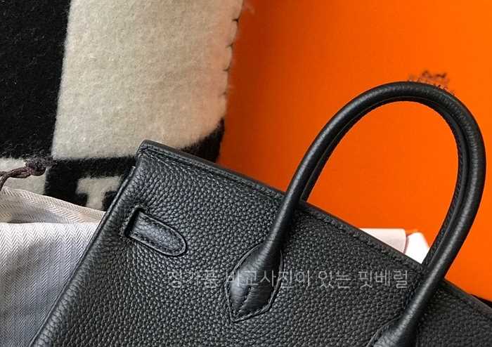 6b198263a00947796a3dcd16845ea490_1759415460_8769.jpg