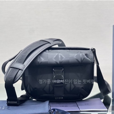 디* 2ESWS001 D*OR EXPLORER 스트랩 파우치 남성용
