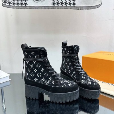 루*비통 로리엇 데저트 부츠