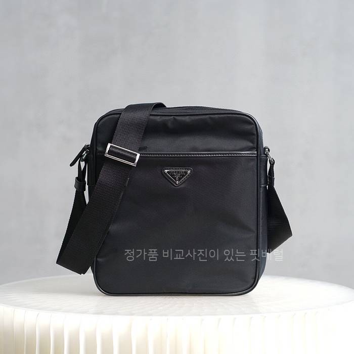 프*다 2VH002 포코노 스퀘어 크로스백
