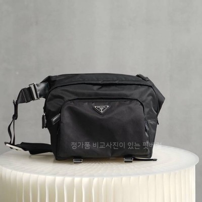 프*다 2VH021 리나일론 사피아노 바이커 크로스백