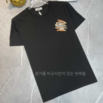 [국내배송] 에*메스 아트로고 라운드 티셔츠 (2color)