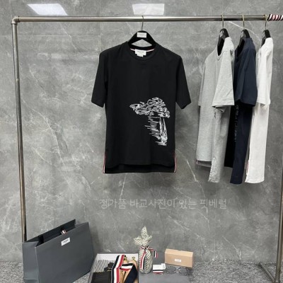 톰*라운 프린트 반팔티셔츠
