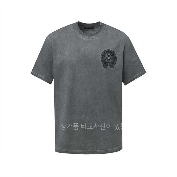 [국내배송] 크*하츠 자수 로고 빈티지 라운드 티셔츠