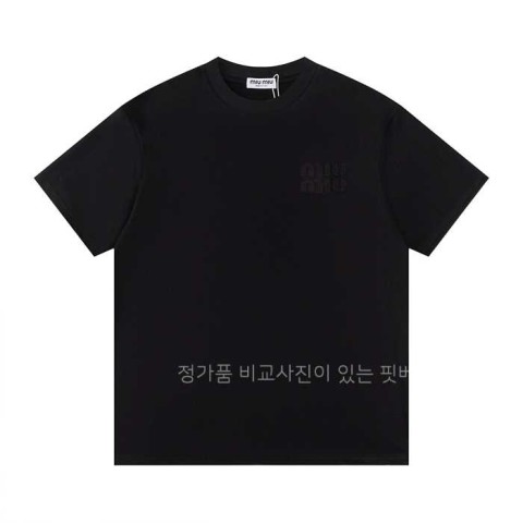 [국내배송] 미*미우 로고 자수 라운드 티셔츠