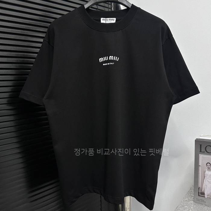미*미우 로고 반팔티셔츠