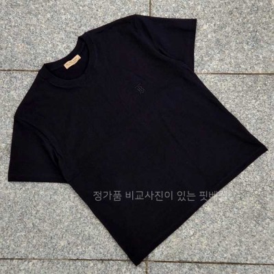 [국내배송] 버*리 자수로고 코튼 반팔