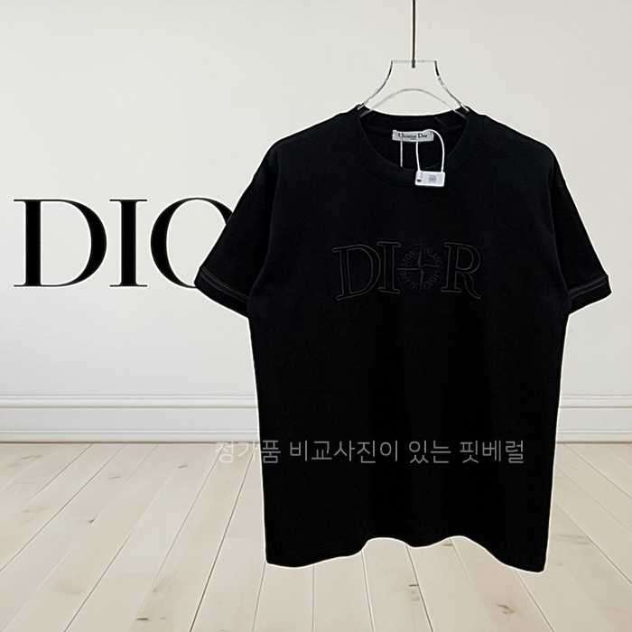 [국내배송] 디* 스톤 콜라보 자수티셔츠