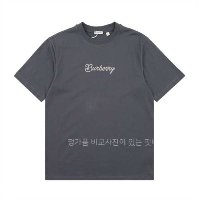 [국내배송] 버*리 미드로고 반팔 티셔츠