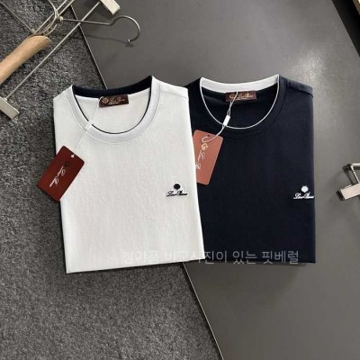 [국내배송] 로*피아나 엠보로고 포인트 티셔츠 (2color)