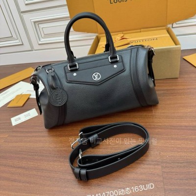루*비통 M14700 LV 바이커 MM