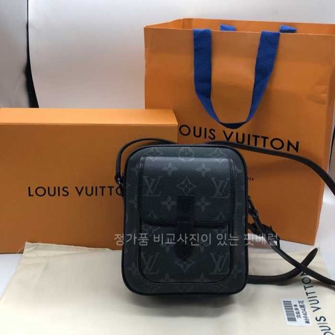 [*민*님의 현지 검수사진] 루*비통 M69404 웨어러블 월릿