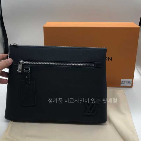 [*우*님의 현지 검수사진] 루*비통 M11486 테이크오프 파우치