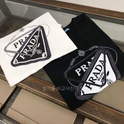 [국내배송] 프*다 더블 사피아노 로고반팔티 (2color)
