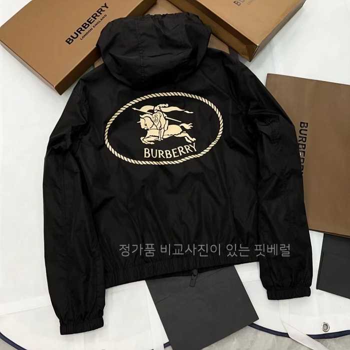 [국내배송] 버*리 스탬프 나이론 재킷