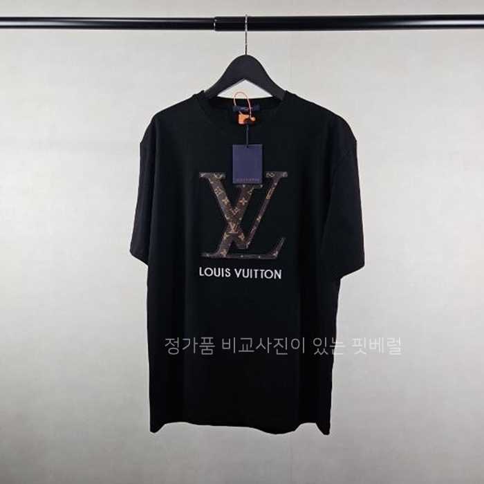 [국내배송] 루*비통 LV 레더 자수 로고 라운드 티셔츠