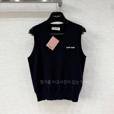 미*미우 로고 니트 베스트 조끼