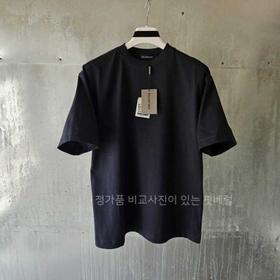 [국내배송] 발*시아가 페이드블랙 공항태그 티셔츠