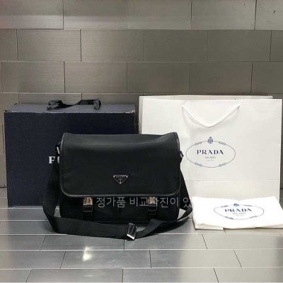 [국내배송] 프*다 리나일론 사피아노 가죽 숄더백