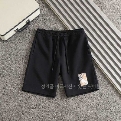 [국내배송] 버*리 포켓자수로고 하프팬츠