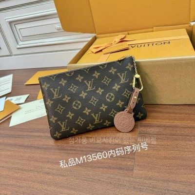 루*비통 M13560 키 파우치 M 미듐