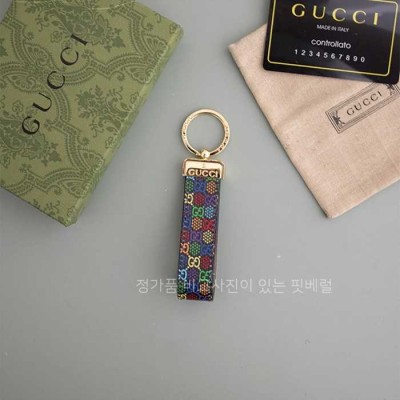 [국내배송] 구* 컬러 로고 금장 키홀더