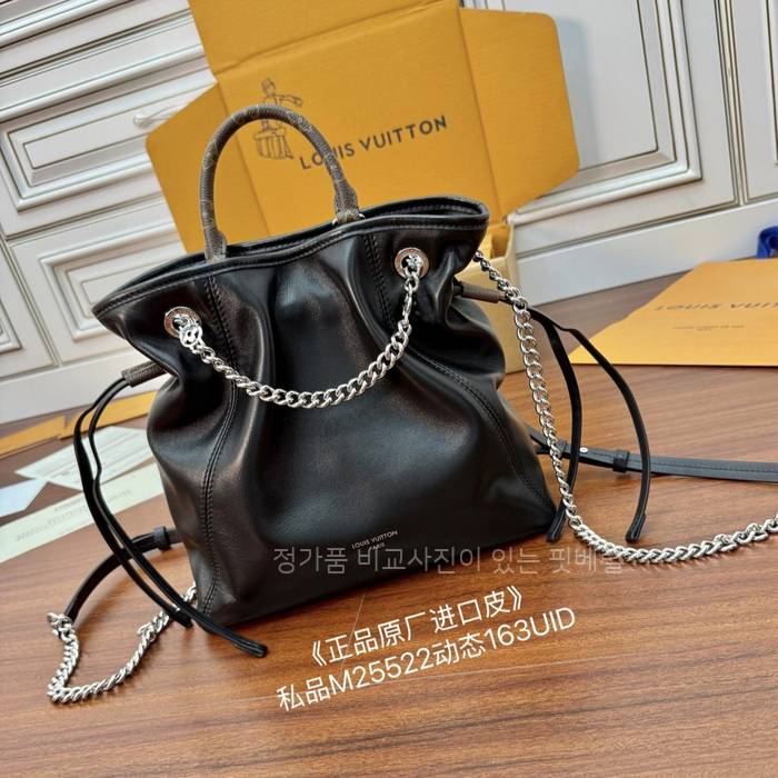 루*비통 M25522 오프 듀티 백팩 바이브