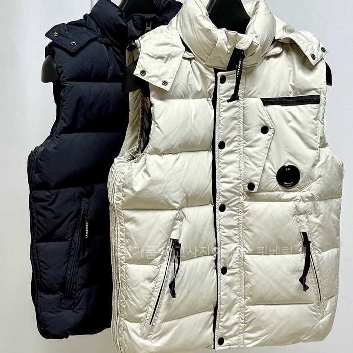 [국내배송] 씨* 고글 패딩 조끼 밀레밀리아 (2color)