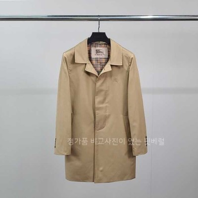 [국내배송] 버*리 기사자수 트렌치 코트