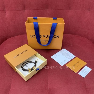 루*비통 M8416 LV 블룸 팔찌