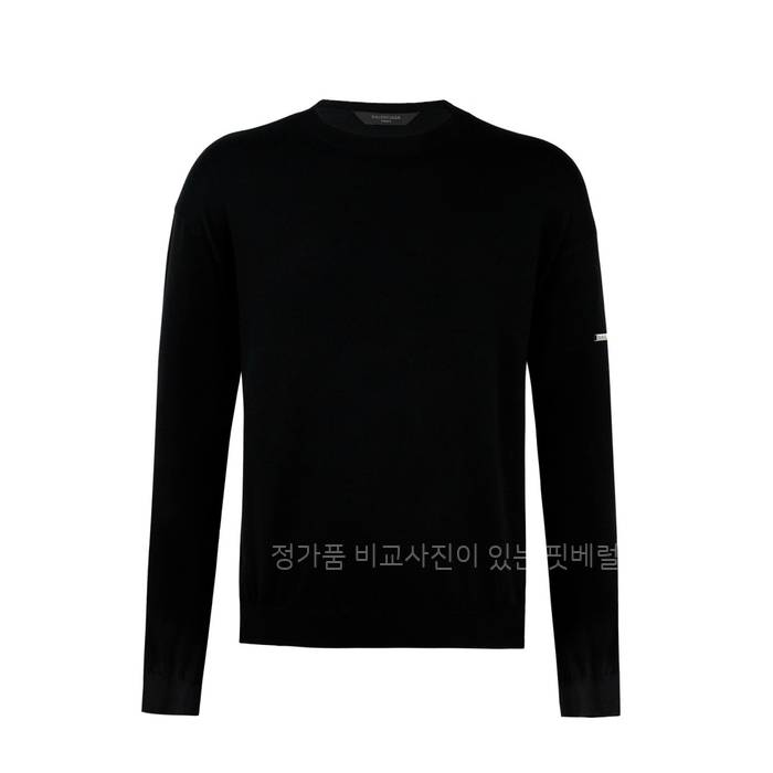 발*시아가 크루넥 니트