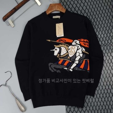 [국내배송] 버*리 멀티 인타르시아 기사 자카드 라운드 니트