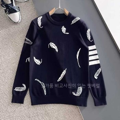 [국내배송] 톰*라운 깃털자수 니트