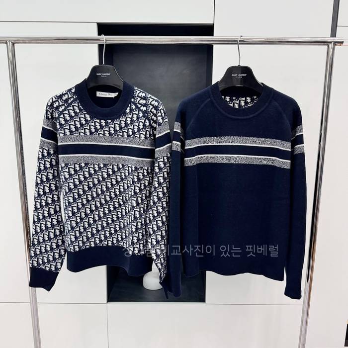 디* 오블리크 리버서블 라운드 넥 니트