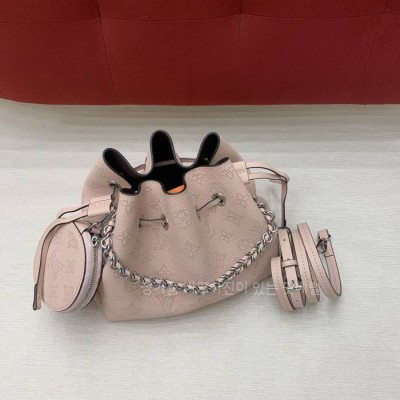 루*비통 M57068 마히나 벨라 버킷백