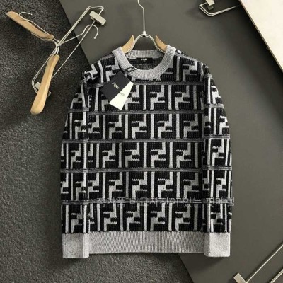 [국내배송] 펜* 자가드 배색자수로고 양모라운드