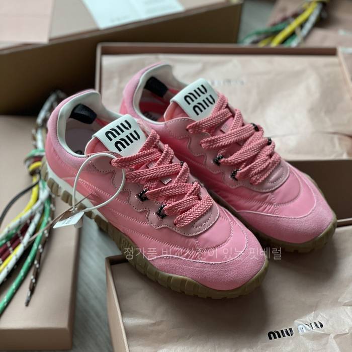 미*미우 타이어 스니커즈