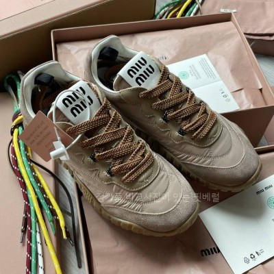 미*미우 타이어 스니커즈