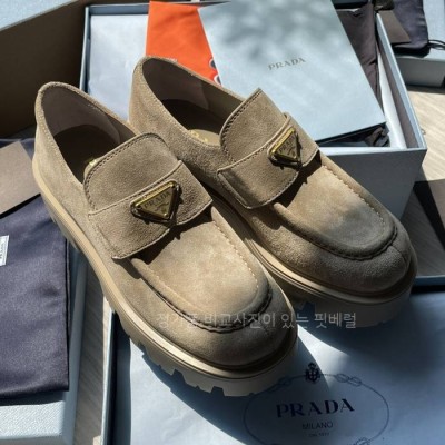 프*다 스웨이드 로퍼