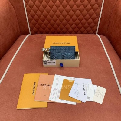 루*비통 M26525 LV 참 카드 홀더 지갑