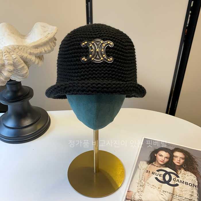 [국내배송] 셀*느 트리옹프 패치 니트 버킷햇
