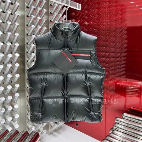 [국내배송] 프*다 리나일론 다운 베스트