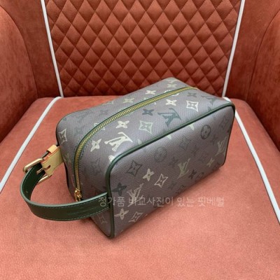 루*비통 M26963 돕 키트 토일레트리