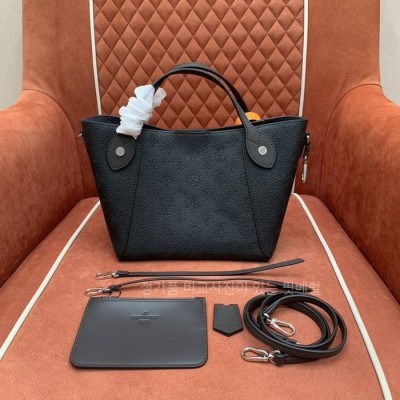 루*비통 M54353 마히나 PM