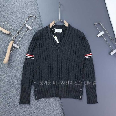 [국내배송] 톰*라운 밀라노 암밴드 케이블 V넥 니트
