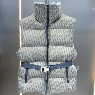 [국내배송] 디* 패딩조끼