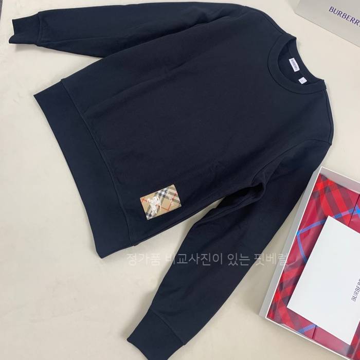 버*리 체크 라벨 코튼 맨투맨