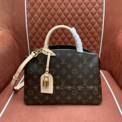 루*비통 M45900 쁘띠뜨 팔레