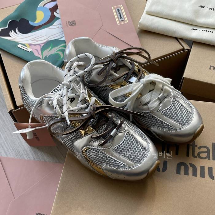 미*미우x뉴*란스 530 SL 메탈릭 레더 메쉬 스니커즈